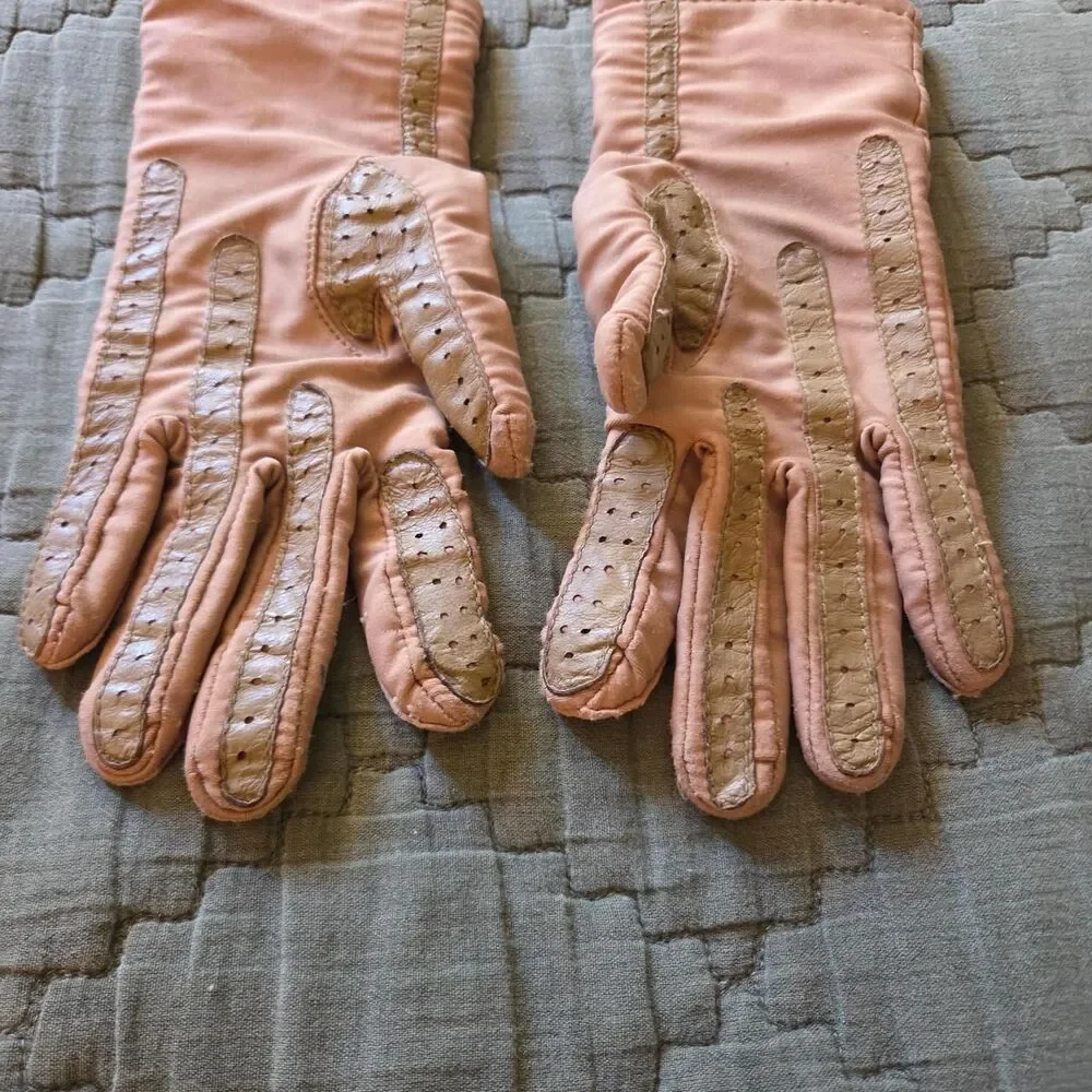 Isotoner Women's Pink and Tan Gloves - Picture 4 of 6